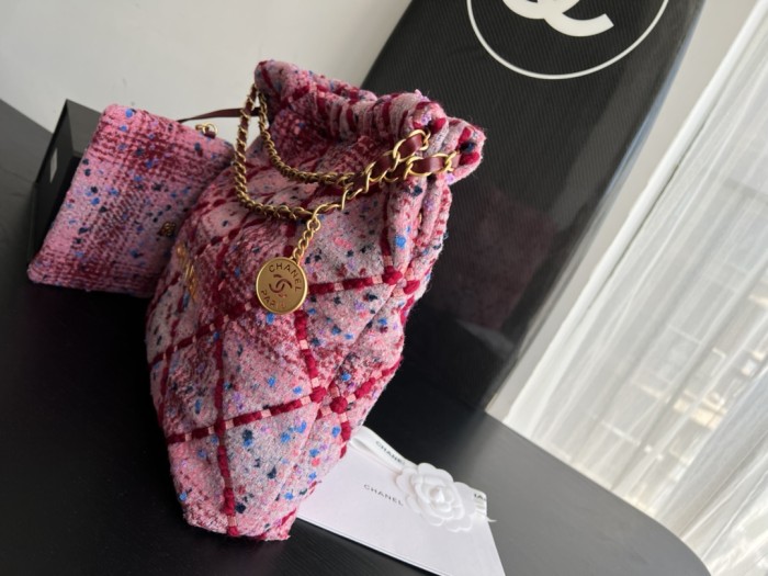 Handbag   Chanel  3261  size  39cmx42cmx8 cm