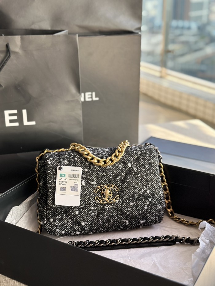  Handbag   Chanel   AS1161 size  30 CM