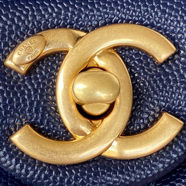 Handbag   Chanel  AS3368  size  13*17*6 cm