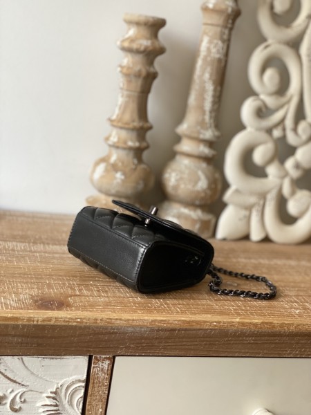 Handbag   Chanel  88631  size 11 11 5 cm