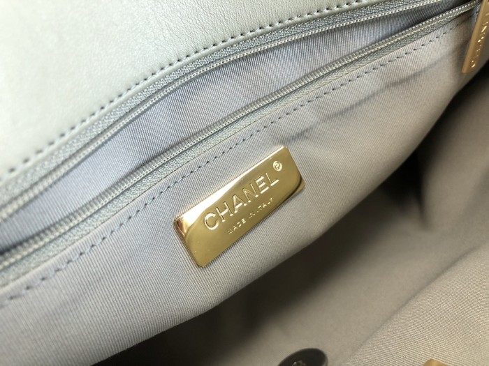 Handbag   Chanel  size 36 cm