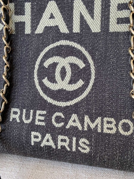  Handbag   Chanel  size  38 cm