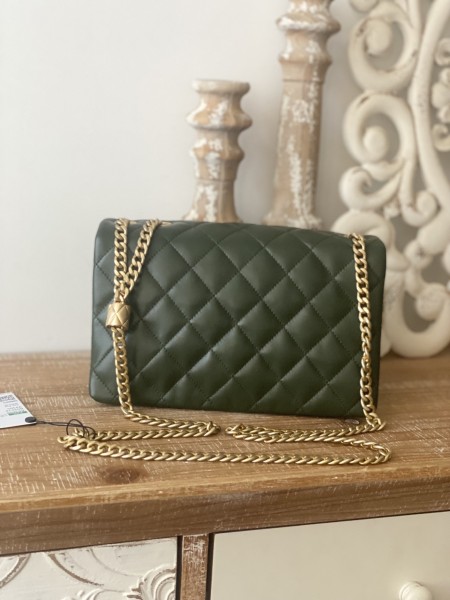 Handbag   Chanel  AS3609  size  16x25x10 cm