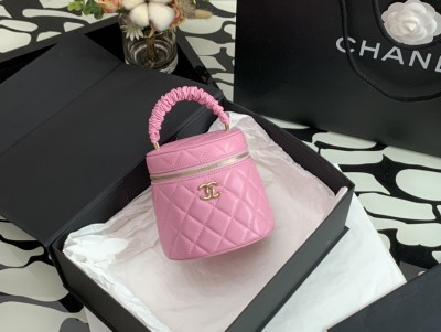 Handbag   Chanel  2730  size 13×13×11 cm
