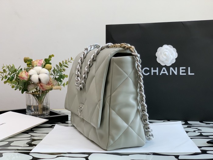 Handbag   Chanel  size 36 cm