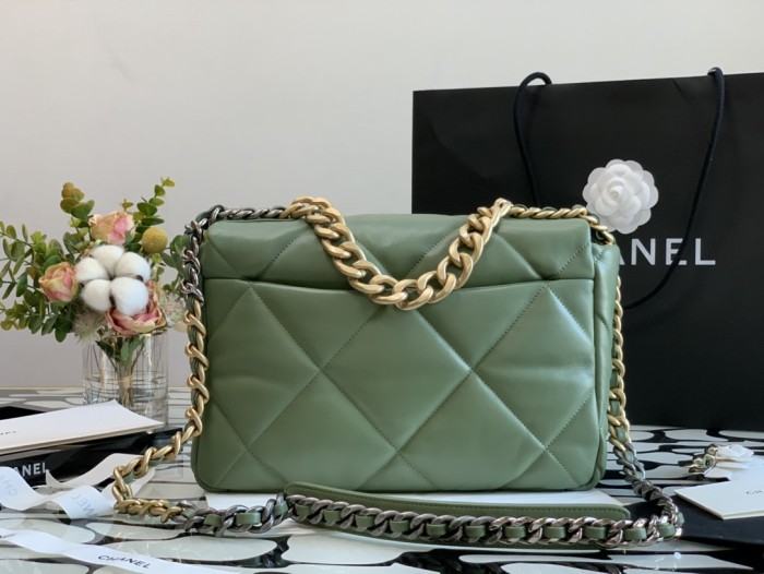Handbag   Chanel  size 30  cm