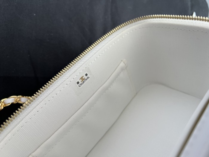 Handbag   Chanel  AP3017  size  17cm10cmx8 cm