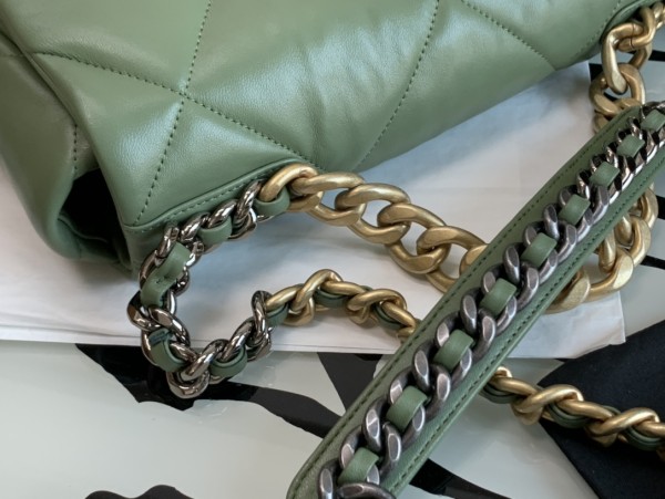 Handbag   Chanel  size 30  cm