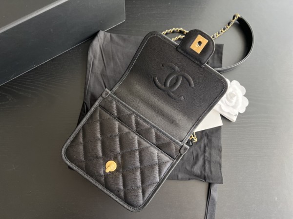 Handbag   Chanel  AS3652  size  17cmx20.5cmx6 cm