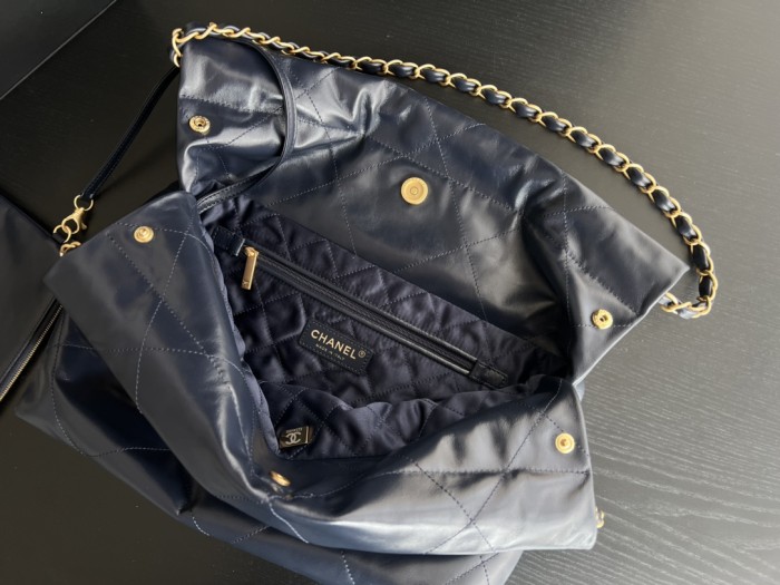 Handbag   Chanel  size 35cmx37cmx7 cm