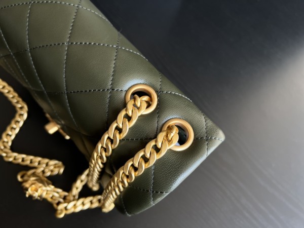 Handbag   Chanel  3393  size  16cmx25cm10 cm