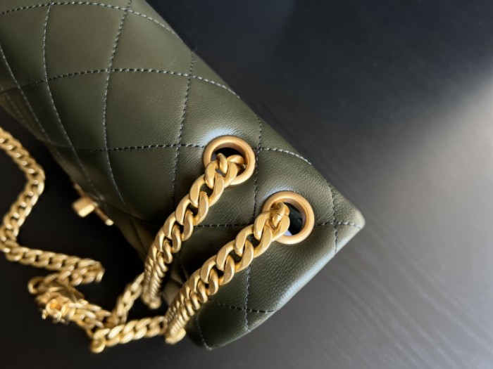 Handbag   Chanel  3393  size  16cmx25cm10 cm