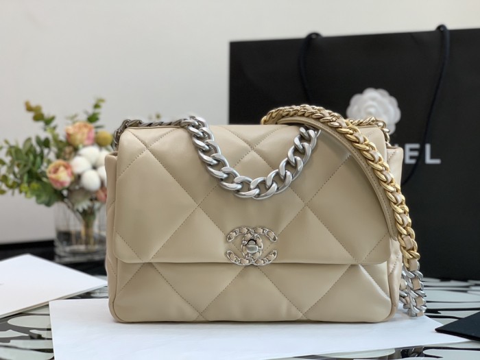 Handbag   Chanel  size 36 cm