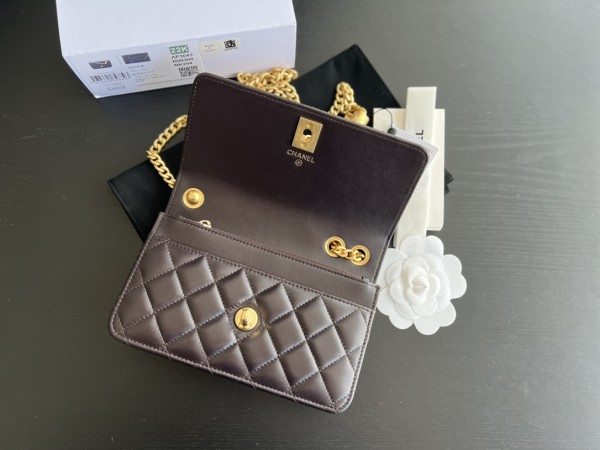 Handbag   Chanel  AP3043  size  19 cm