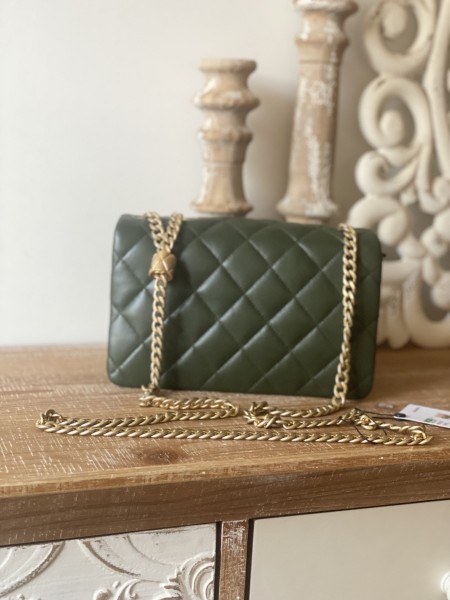 Handbag   Chanel  AS3393  size  14x22x8 cm