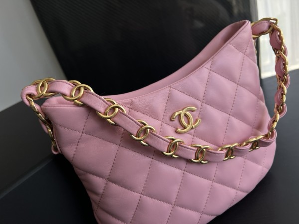 Handbag   Chanel  size 17.5cm24cm6 cm