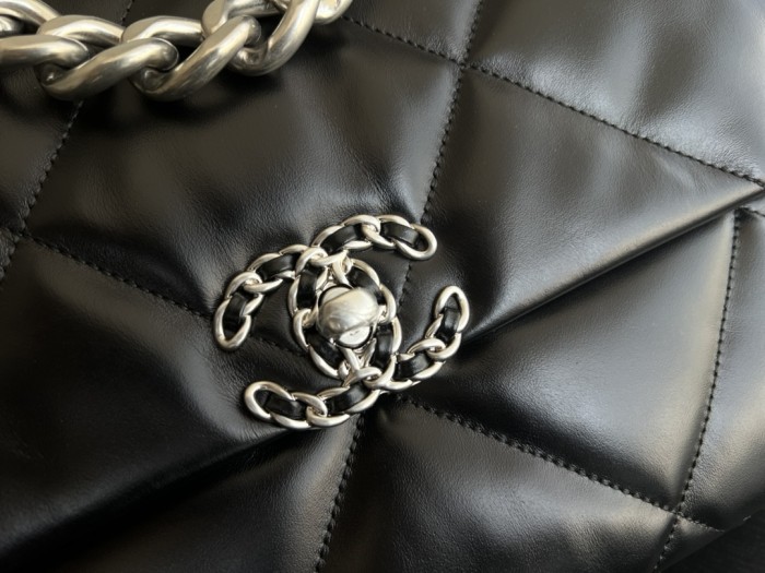 Handbag   Chanel 1160 size  26cmx16cmx9 cm