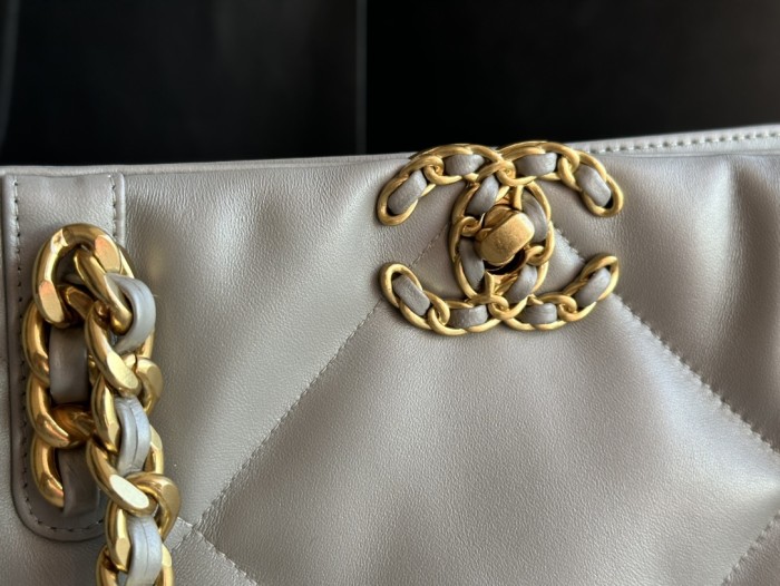 Handbag   Chanel   AS366  size 24 X41 X10  cm