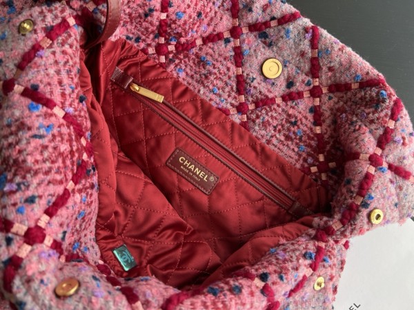 Handbag   Chanel  3261  size  39cmx42cmx8 cm