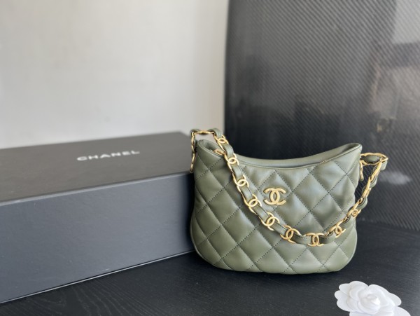 Handbag   Chanel  size  17.5cm24cm6 cm