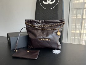 Handbag   Chanel  size  39cmx42cmx8 cm