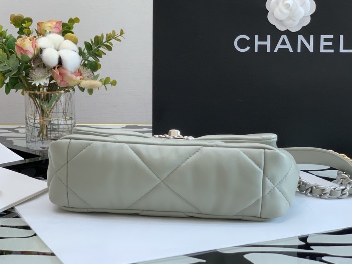Handbag   Chanel  size  26 cm