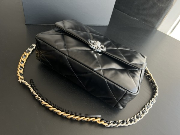 Handbag   Chanel 1160 size  26cmx16cmx9 cm