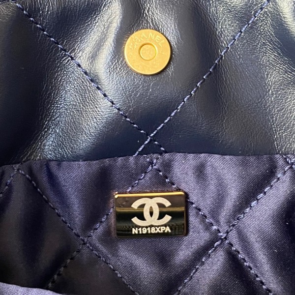  Handbag   Chanel  AS3263  size 18X20X6.5 cm