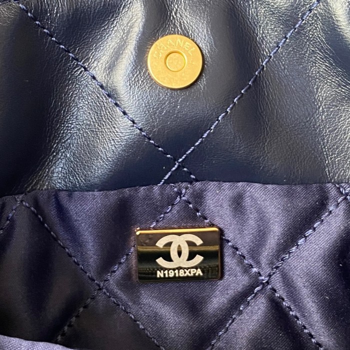  Handbag   Chanel  AS3263  size 18X20X6.5 cm