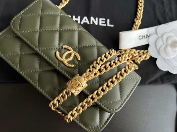 Handbag   Chanel  AP3047  size  17cm9cm3 cm