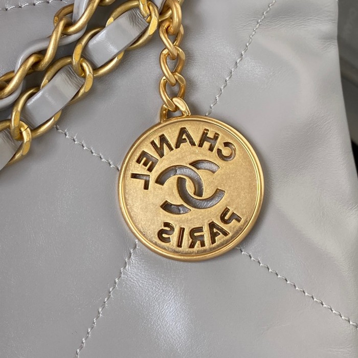  Handbag   Chanel  AS3263  size  18X20X6.5 cm