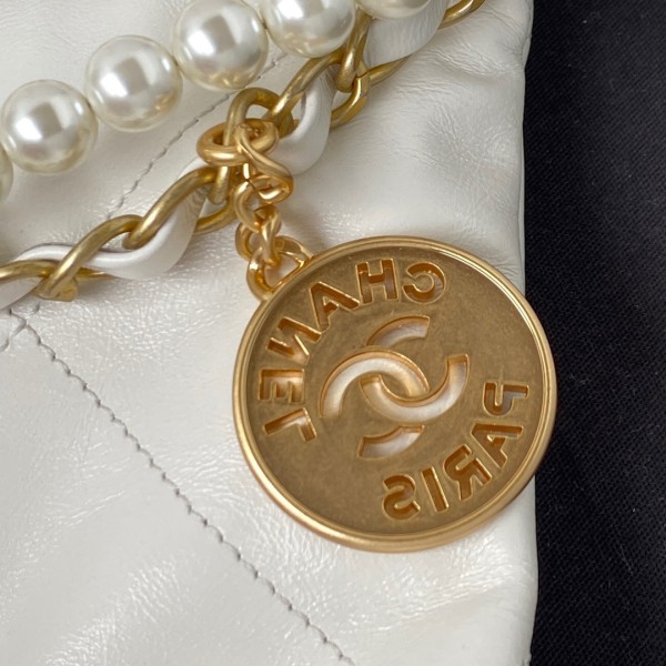 Handbag   Chanel  AS3263  size 18X20X6.5 cm