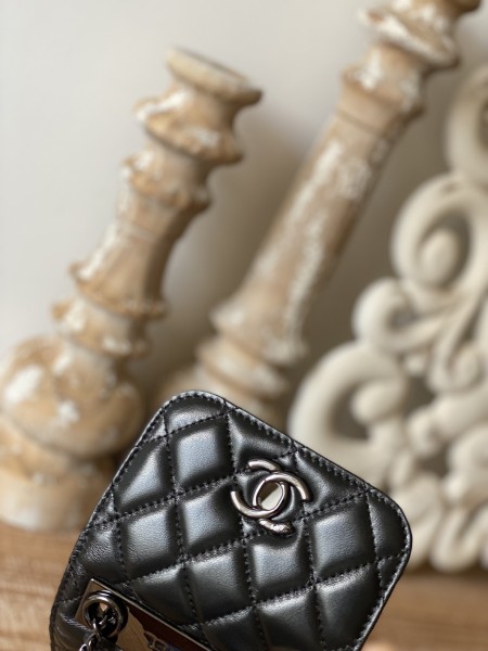 Handbag   Chanel  88631  size 11 11 5 cm