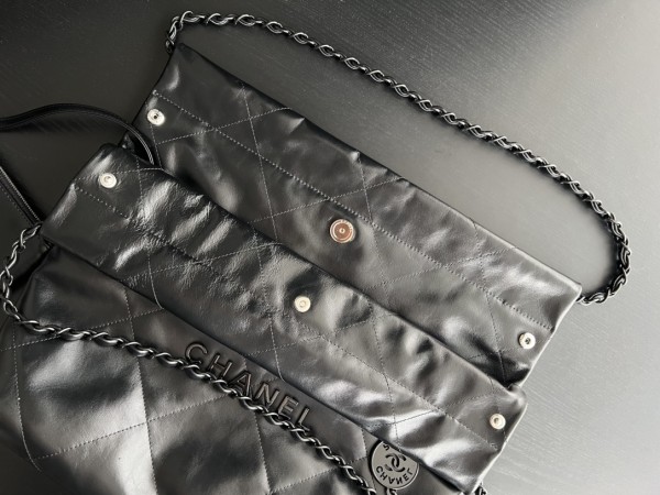 Handbag   Chanel  size 35cmx37cmx7 cm