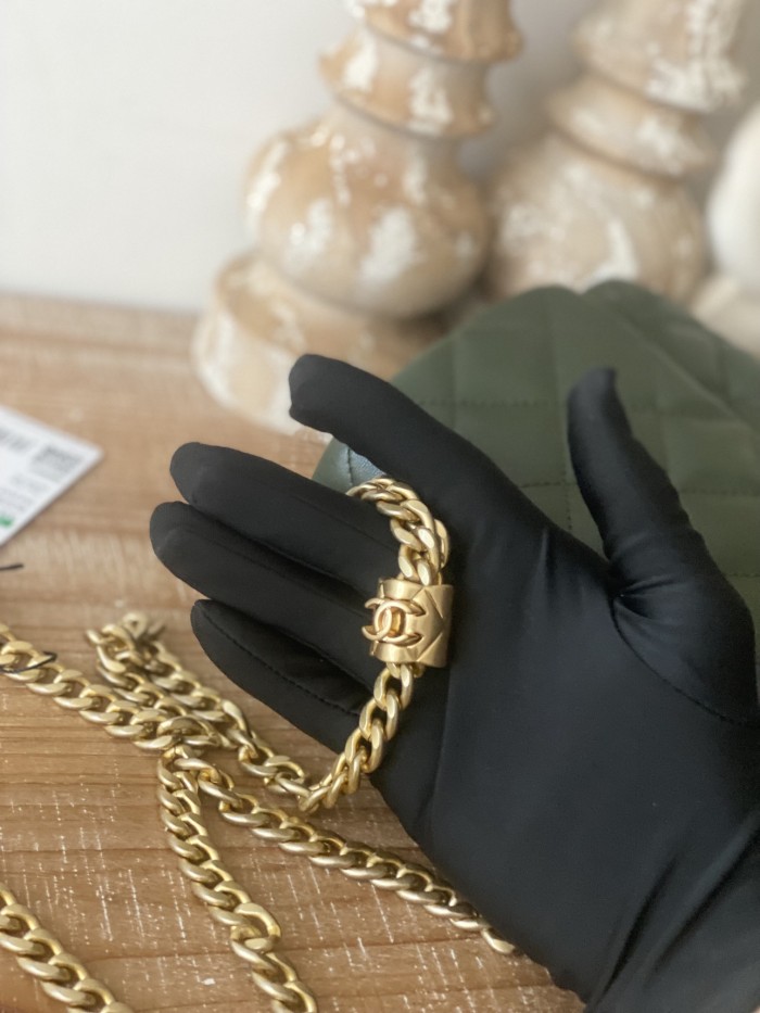 Handbag   Chanel  AS3609  size  16x25x10 cm