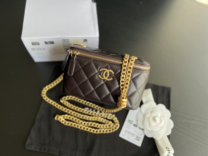 Handbag   Chanel  AP3044  size  17cmx9.5cmx8 cm