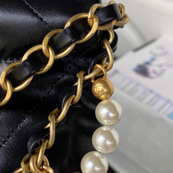 Handbag   Chanel  AS3263  size  18X20X6.5 cm