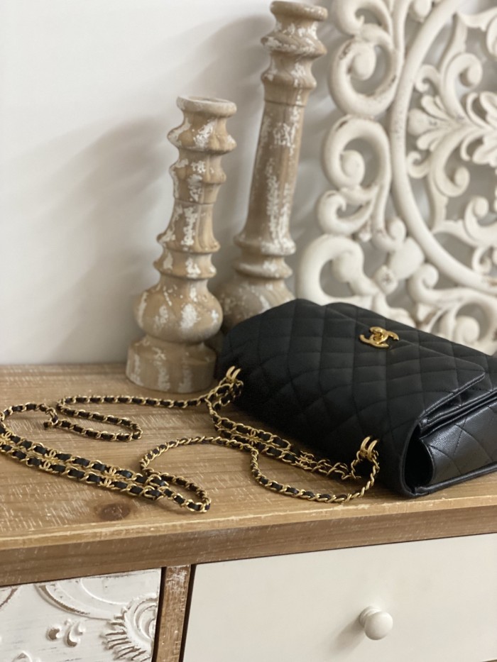 Handbag   Chanel 3663  size 16*23*11.5 cm