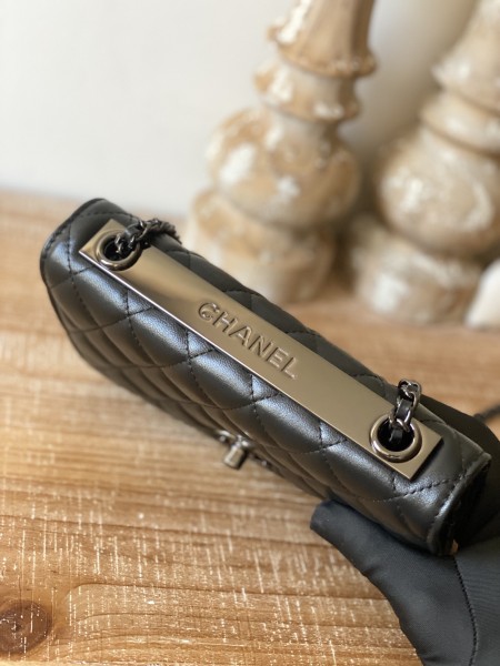 Handbag   Chanel  88632  size  19 cm