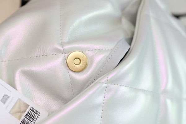 Handbag   Chanel  size 30 cm