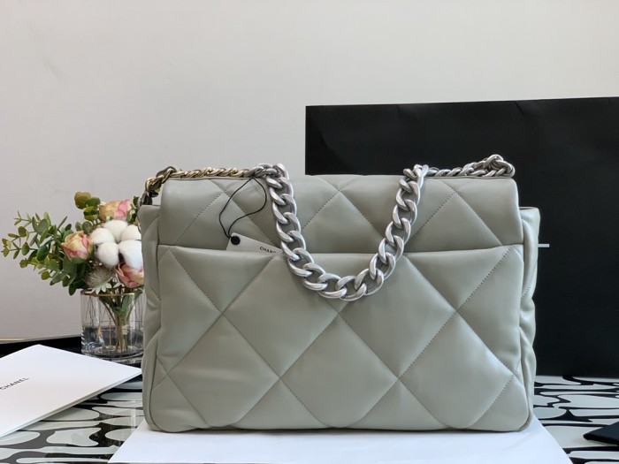 Handbag   Chanel  size 36 cm