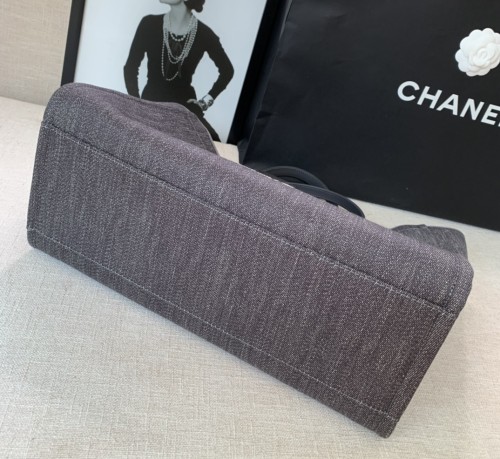  Handbag   Chanel  size  38 cm