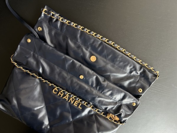 Handbag   Chanel   size 39cmx42cmx8 cm