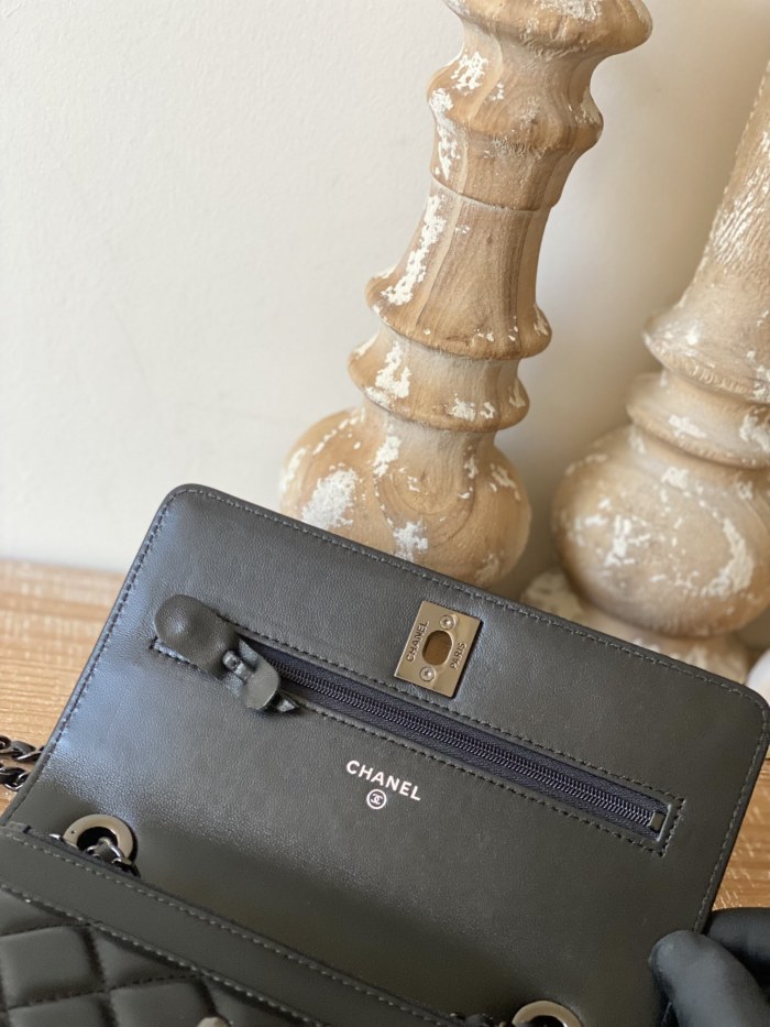 Handbag   Chanel  88632  size  19 cm