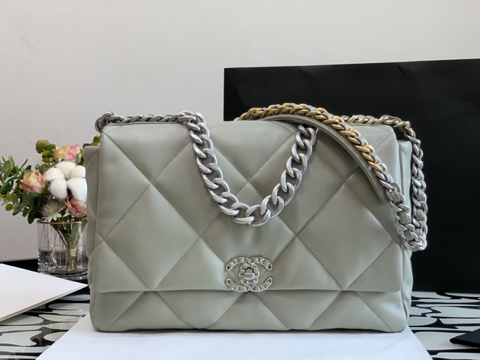 Handbag   Chanel  size 36 cm