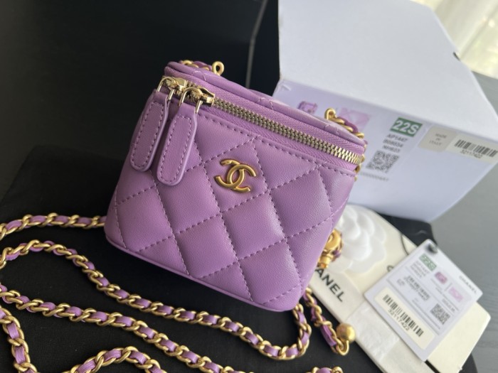 Handbag   Chanel AP1447  size  8.5cmx11cmx7 cm