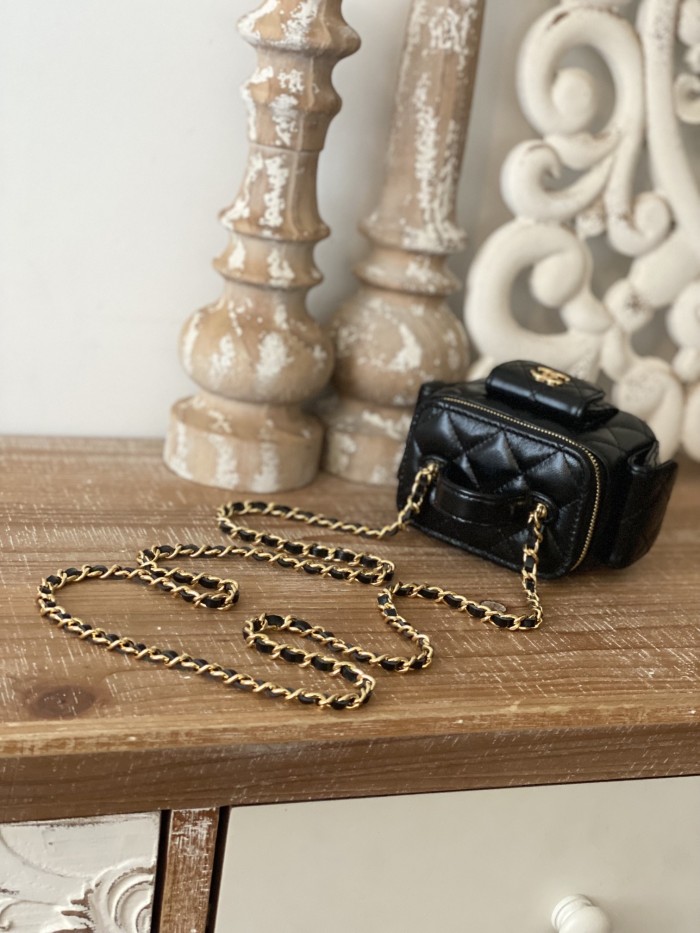  Handbag   Chanel  AP81232  size 10.5*7*8.5 cm