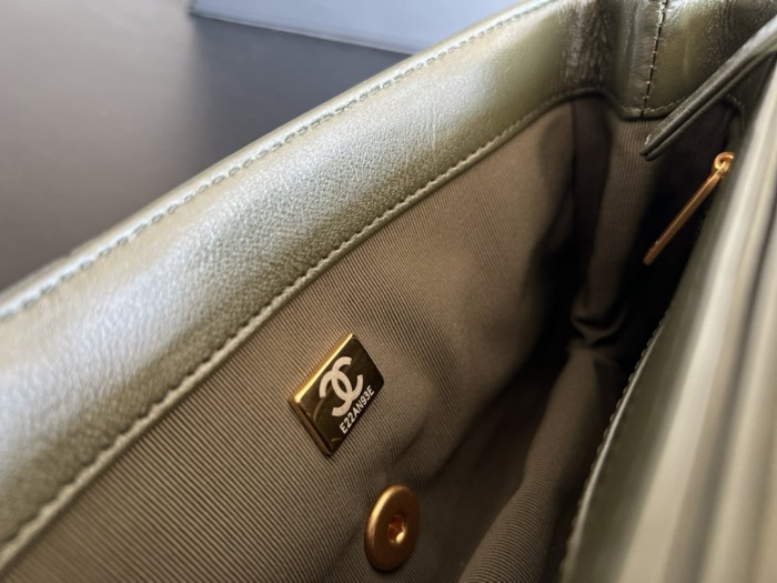 Handbag   Chanel  3393  size  16cmx25cm10 cm