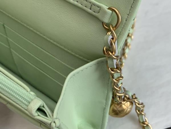 Handbag   Chanel  size 19 cm