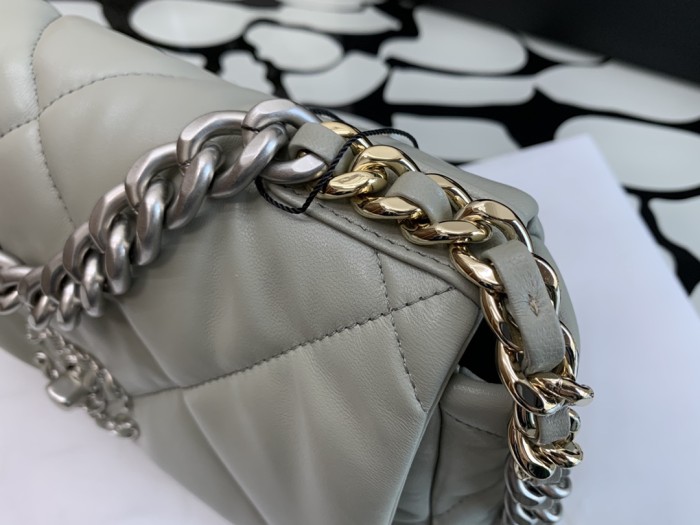 Handbag   Chanel  size  26 cm